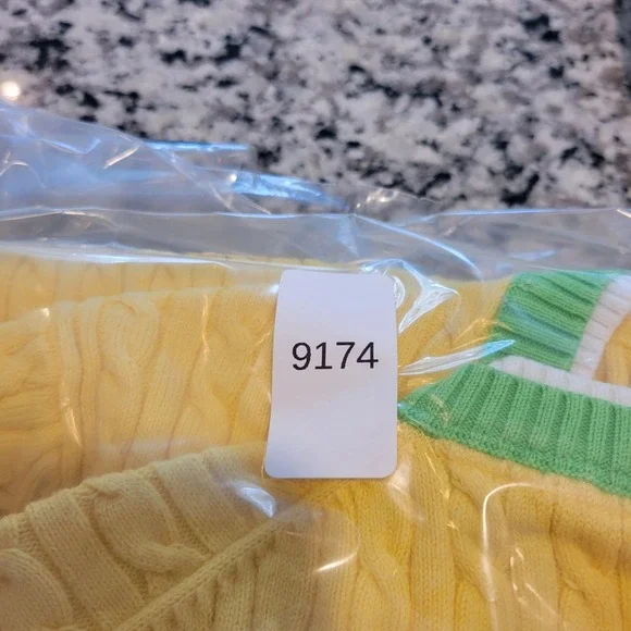 Tommy Hilfiger Womens Yellow Cable Knit V-Neck Sweater Size Large Preppy - Picture 11 of 12